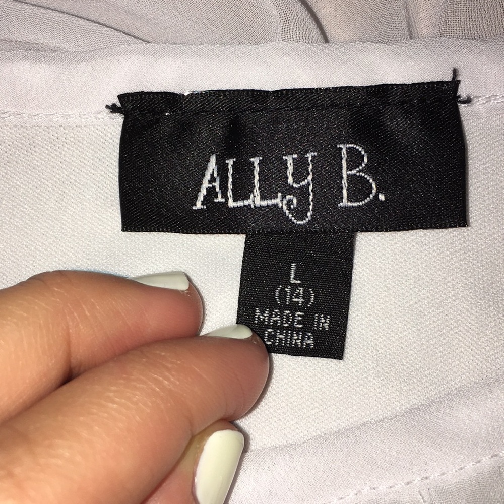 Blouse - Picture 2 of 3